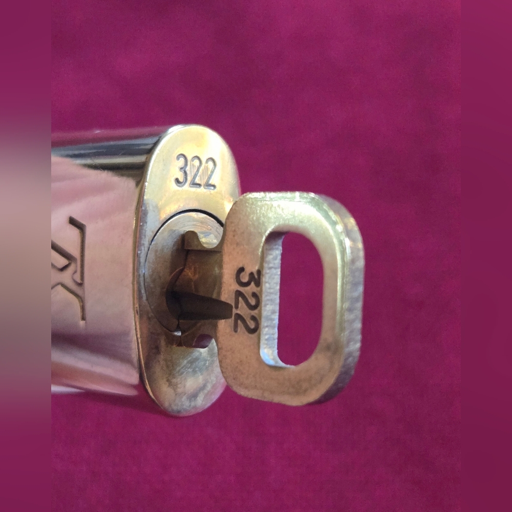 Louis Vuitton Lock And Key #322 With Lavender Bagcharm - Picture 8 of 9